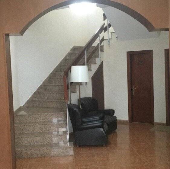 호텔 Hostal O Cristo