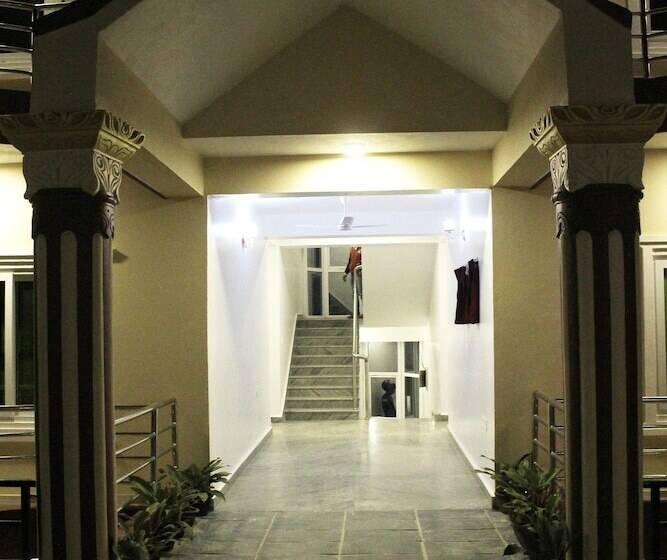 هتل Infinity Resort