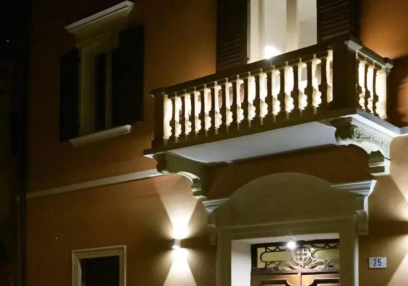 Hotel Vittorio Veneto 25