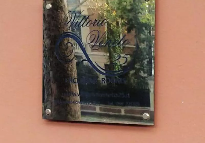 Hotel Vittorio Veneto 25