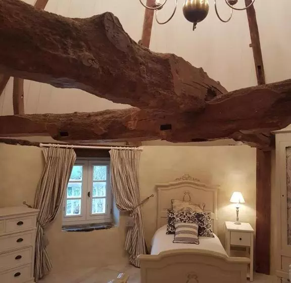 ペンション Le Manoir De Herouville