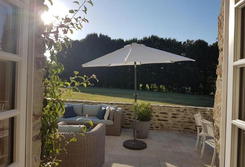 פנסיון Le Manoir De Herouville