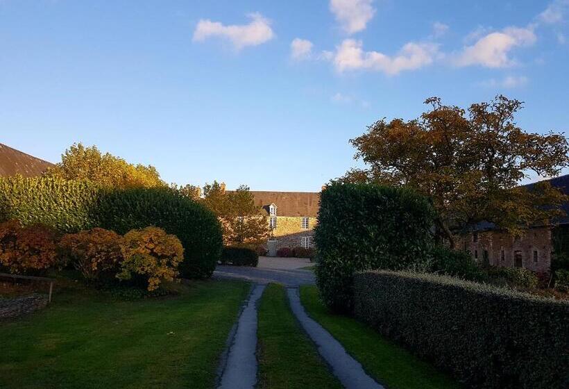 פנסיון Le Manoir De Herouville