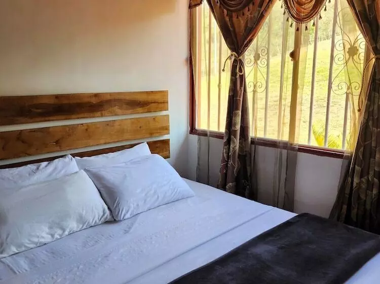 Hotelli Campestre Palmas Del Zamorano