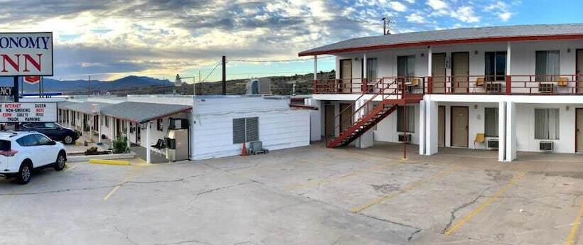 فندق Economy Inn