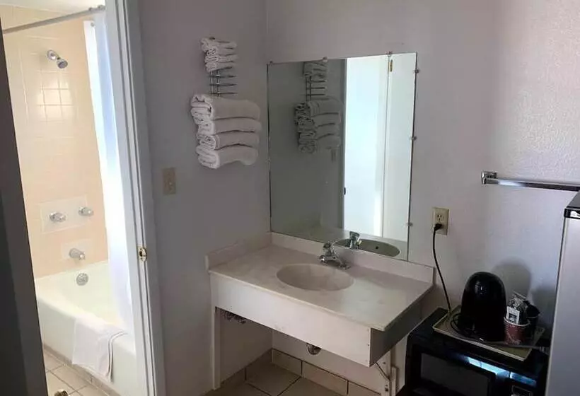 هتل Economy Inn
