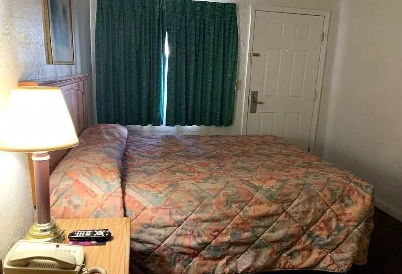 هتل Economy Inn