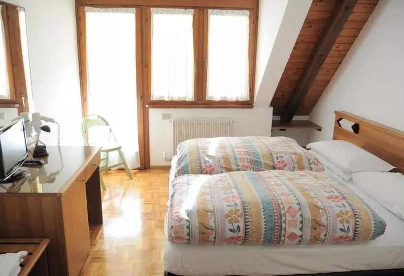 Hotelli Europa Cembra