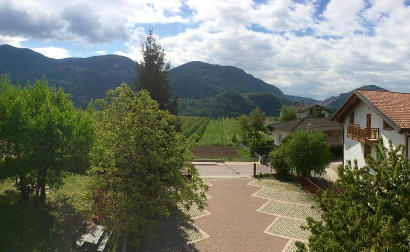 ホテル Europa Cembra