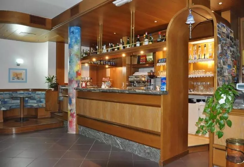 Hotelli Europa Cembra