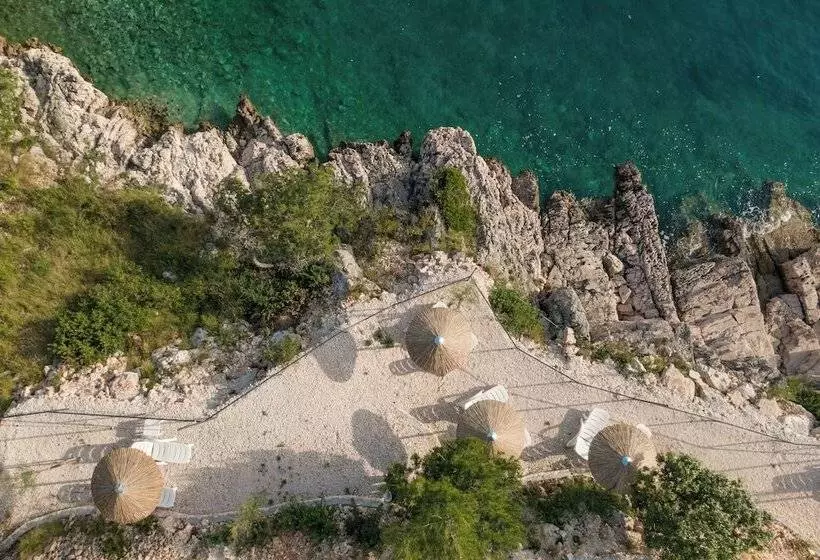 Hotelli Gava Waterman Milna Resort – All Inclusive