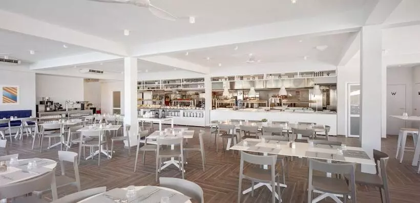 Hotelli Gava Waterman Milna Resort – All Inclusive