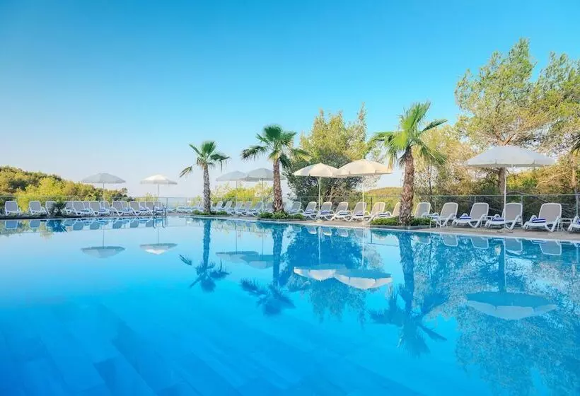 Hotelli Gava Waterman Milna Resort – All Inclusive