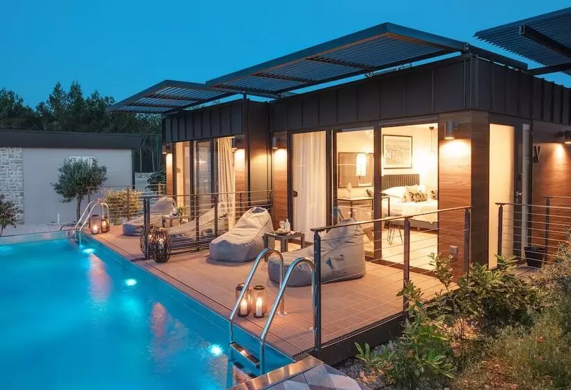 Hotelli Gava Waterman Milna Resort – All Inclusive