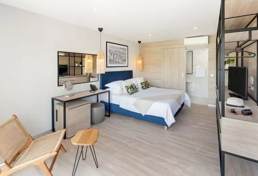 Hotelli Gava Waterman Milna Resort – All Inclusive