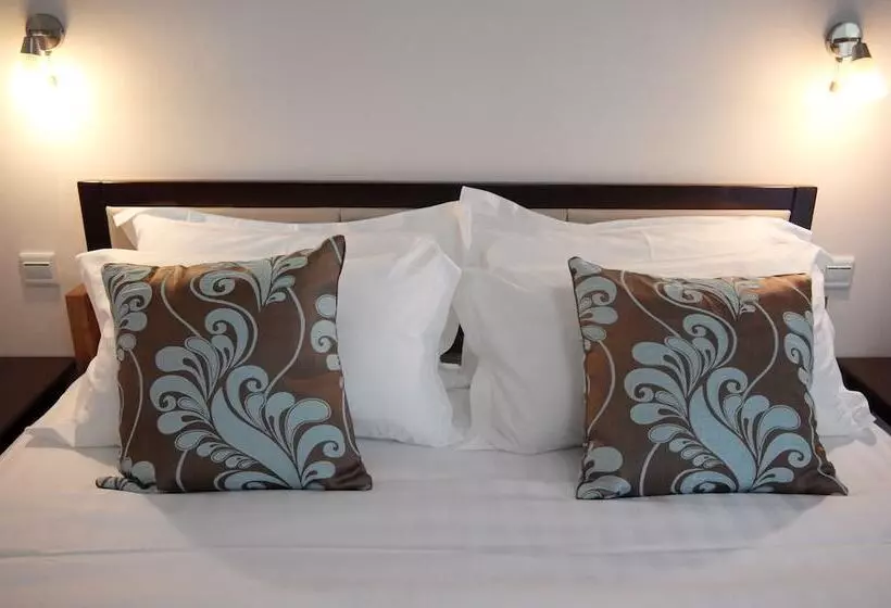 Luganvilla Business Hotel And Restaurant