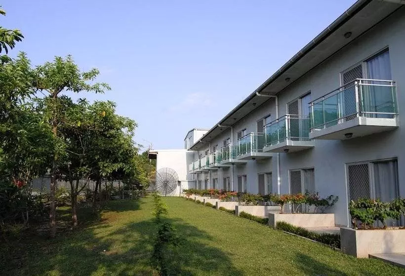 Luganvilla Business Hotel And Restaurant