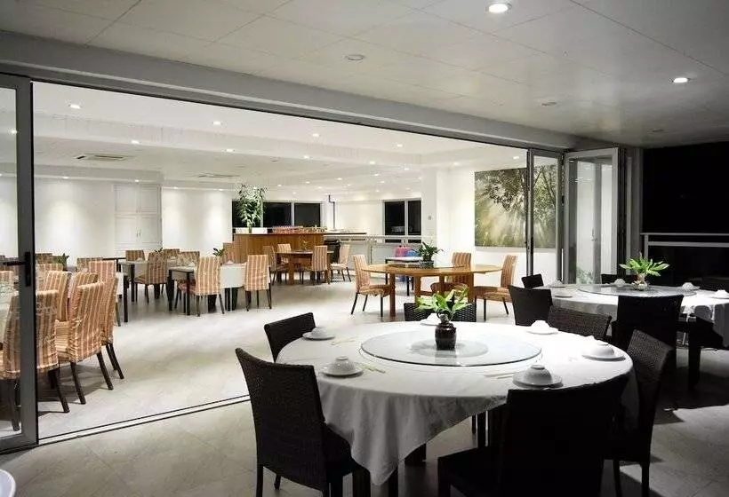 Luganvilla Business Hotel And Restaurant