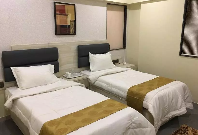 هتل Treebo Trip Meadow Inn