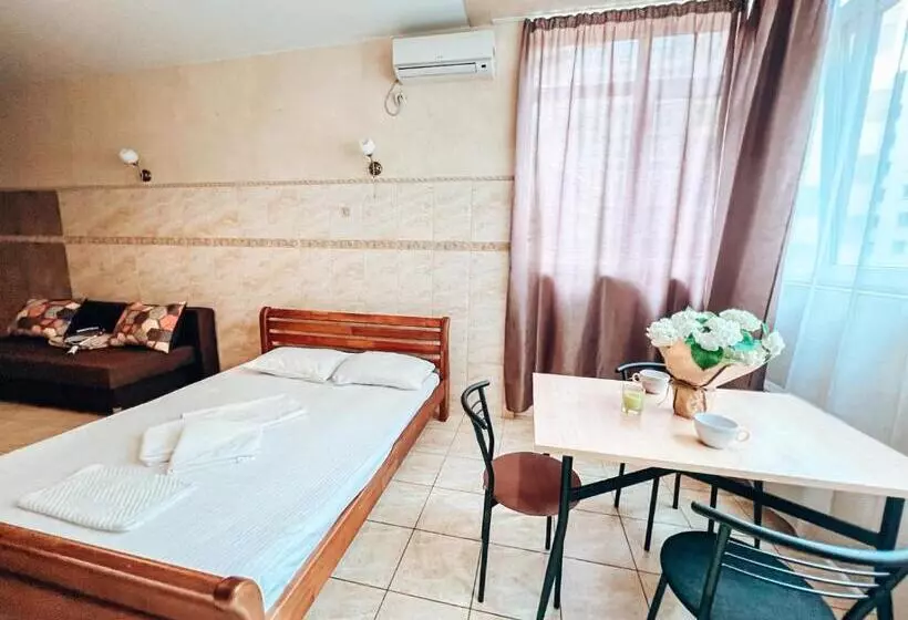 هتل Pechersk House