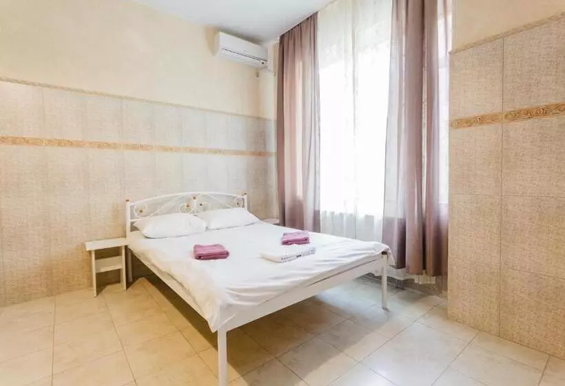 هتل Pechersk House