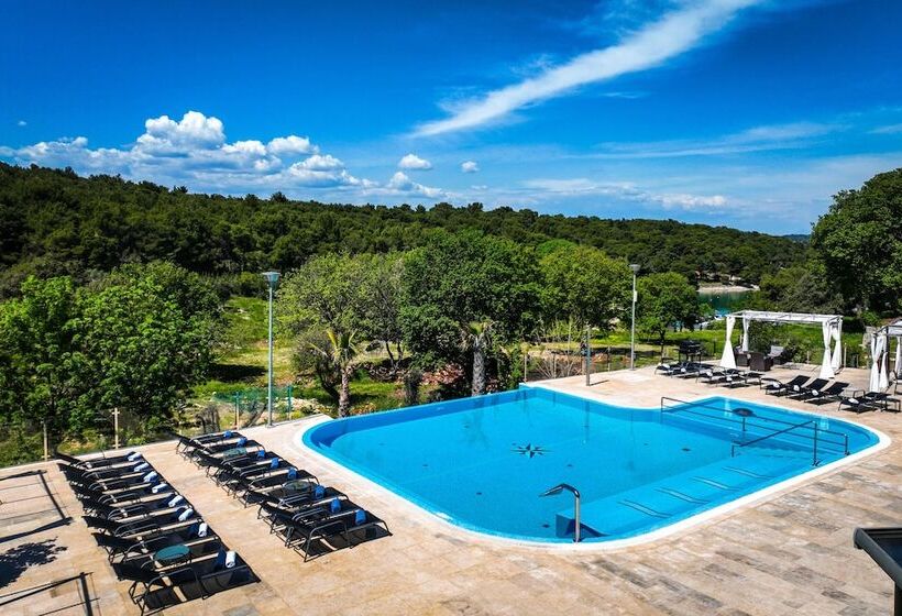 Premantura Resort   Hotel & Restaurant