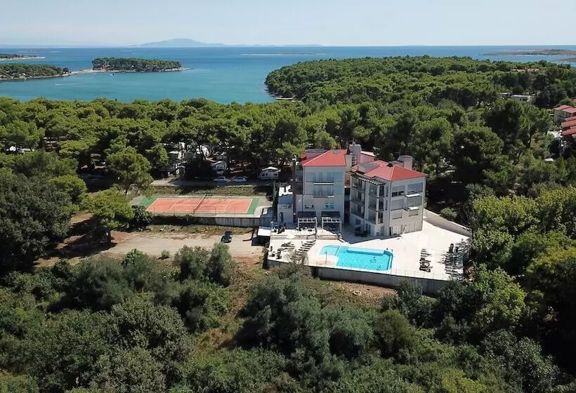 Premantura Resort   Hotel & Restaurant