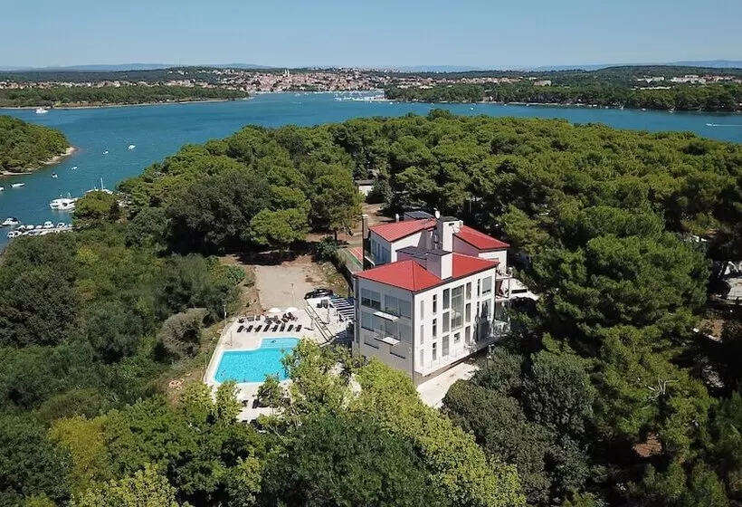 Premantura Resort   Hotel & Restaurant