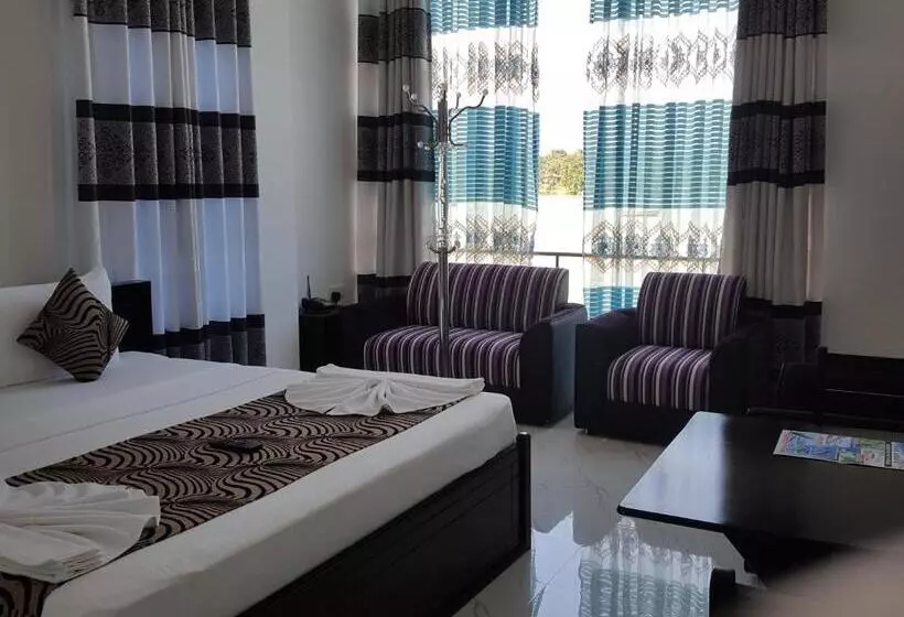 Hotel Trinco Lagoon