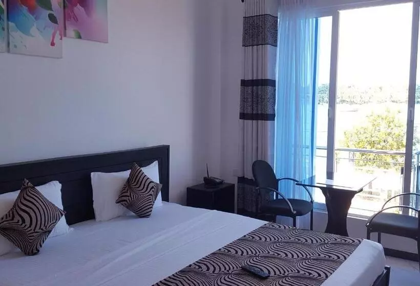 Hotel Trinco Lagoon