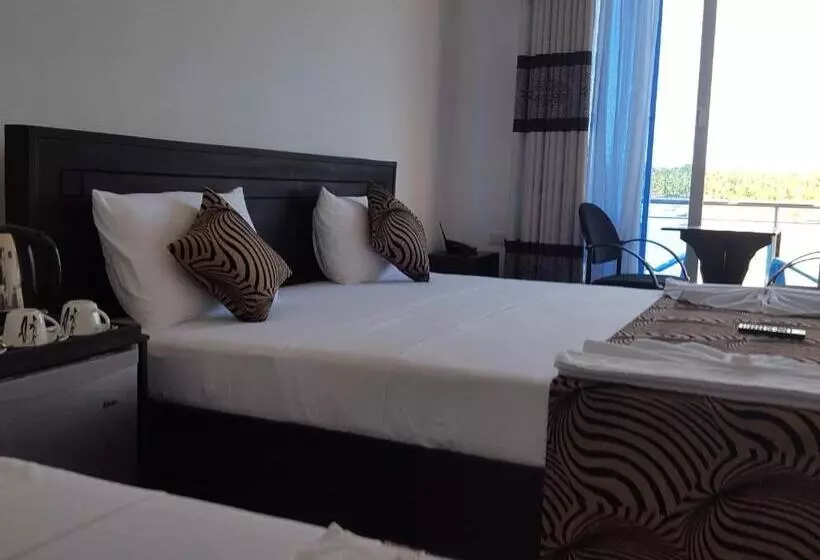 Hotel Trinco Lagoon