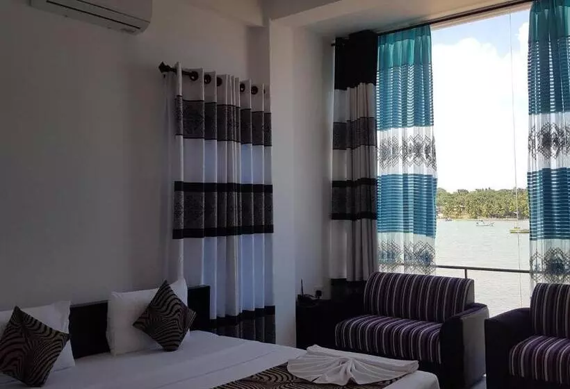 Hotel Trinco Lagoon