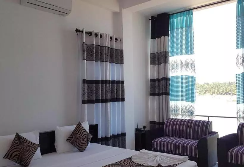 Hotel Trinco Lagoon