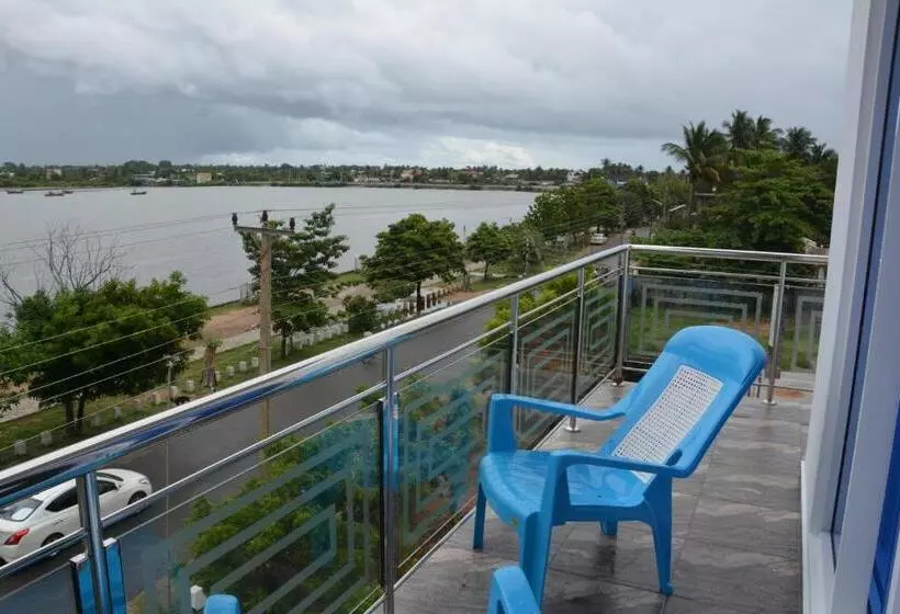 Hotel Trinco Lagoon