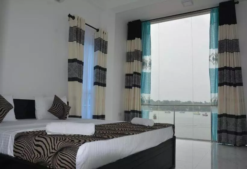 Hotel Trinco Lagoon