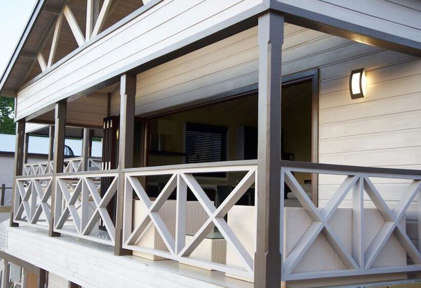 هتل Vine Cottages Adults Only