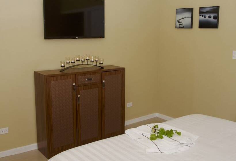 هتل Vine Cottages Adults Only