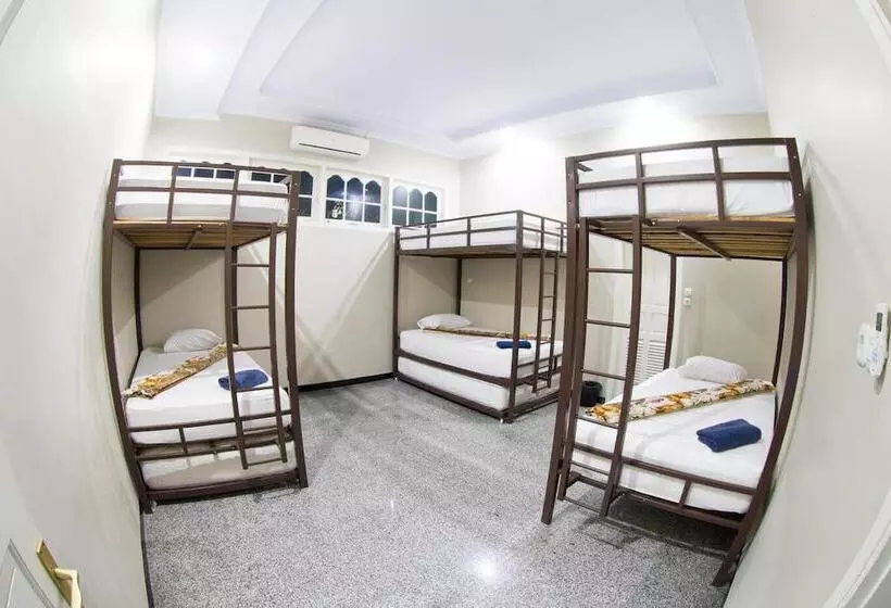 Aamiaismajoitus (B&B) Bonsai Surf Lodge   Hostel