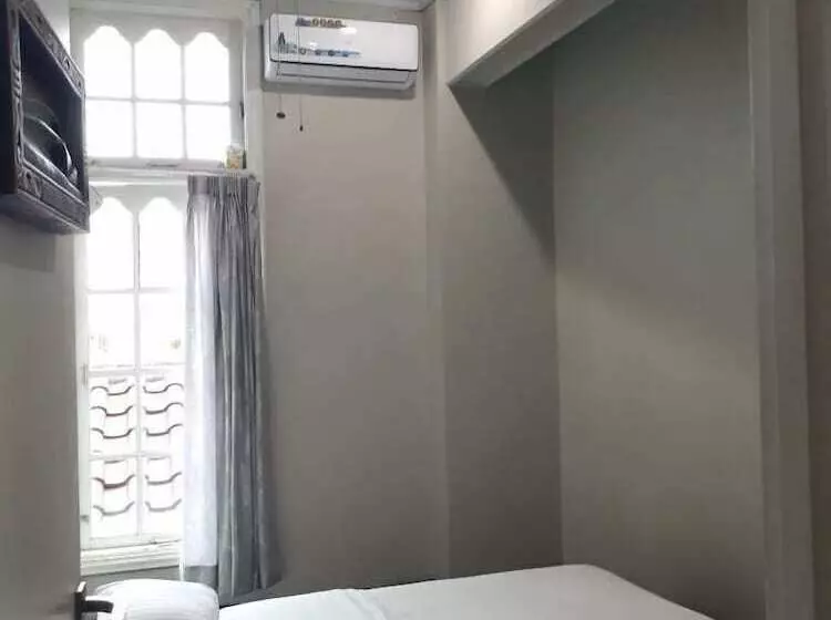 Aamiaismajoitus (B&B) Bonsai Surf Lodge   Hostel