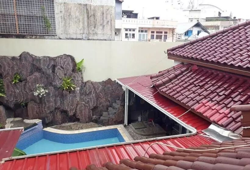 Aamiaismajoitus (B&B) Bonsai Surf Lodge   Hostel