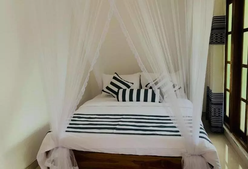 Hotel Ella South Star