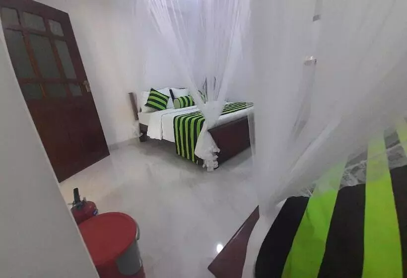 Hotel Ella South Star