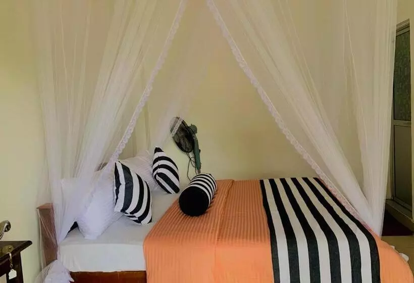 Hotel Ella South Star