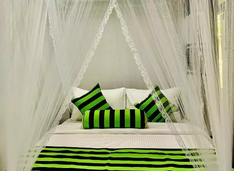 Hotel Ella South Star