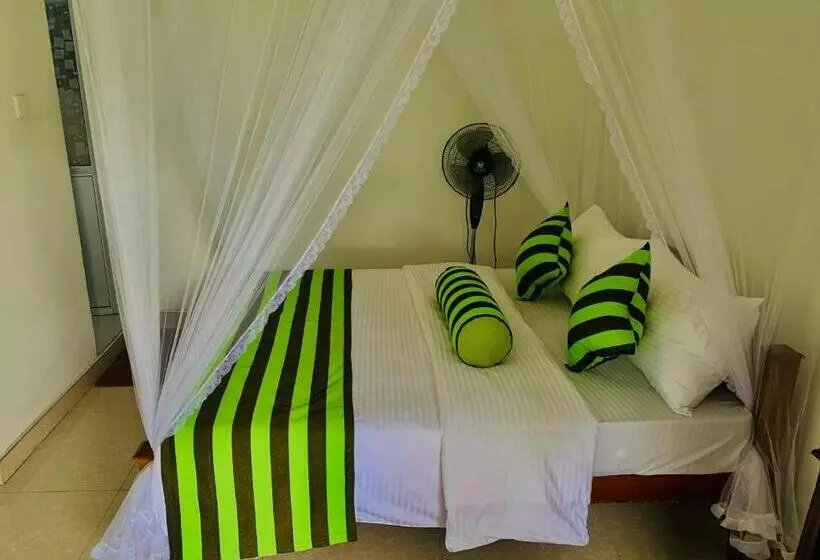 Hotel Ella South Star