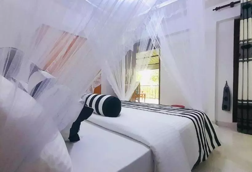 Hotel Ella South Star