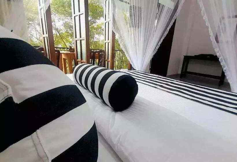 Hotel Ella South Star