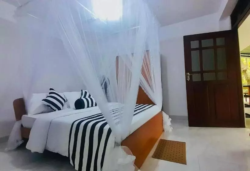 Hotel Ella South Star