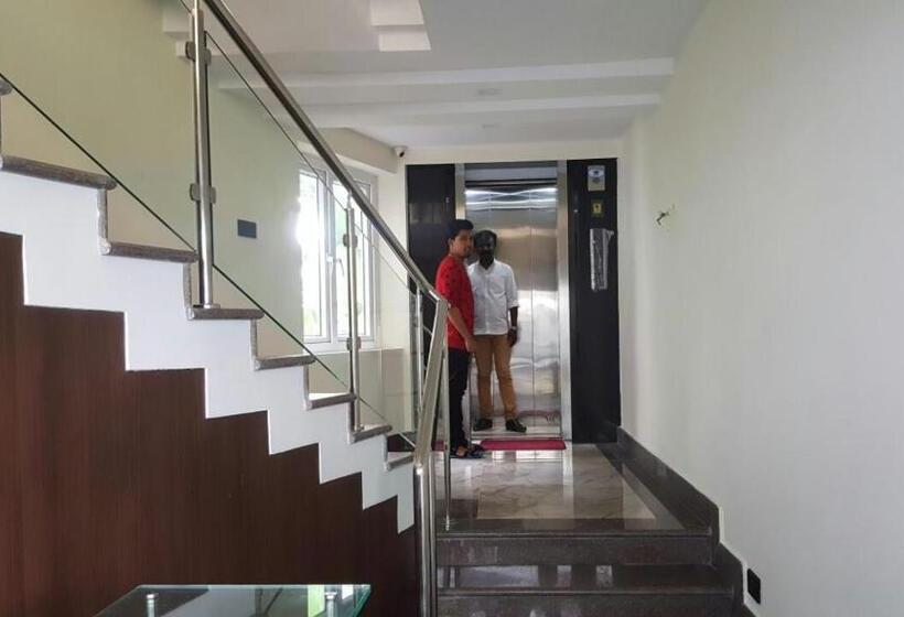 فندق Kenz Residency