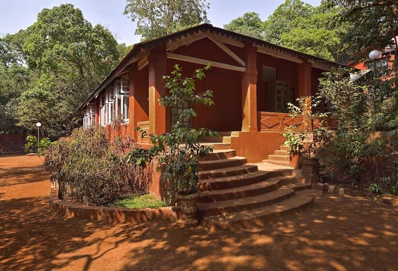 هتل Radha Cottage Resort